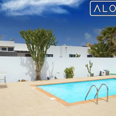 Semesterbostad Timanfaya Heatable Pool, Afternoon Sun And Spacious Terrace
