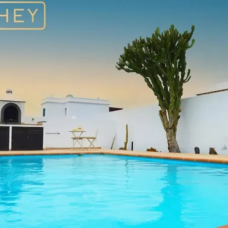 Timanfaya Heatable Pool, Afternoon Sun And Spacious Terrace