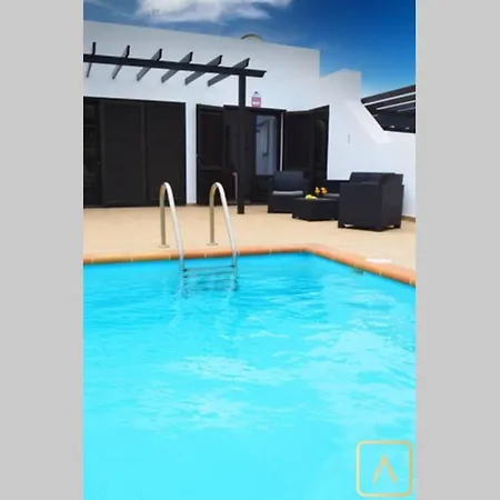 Vakantiehuis Timanfaya Heatable Pool, Afternoon Sun And Spacious Terrace Playa Blanca (Lanzarote)